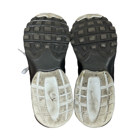 Nike Air Max Invigor Size 8 - Picture 8 of 11